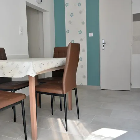 Csenar Apartment *