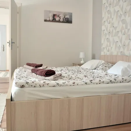Csenar Apartment Hegyko