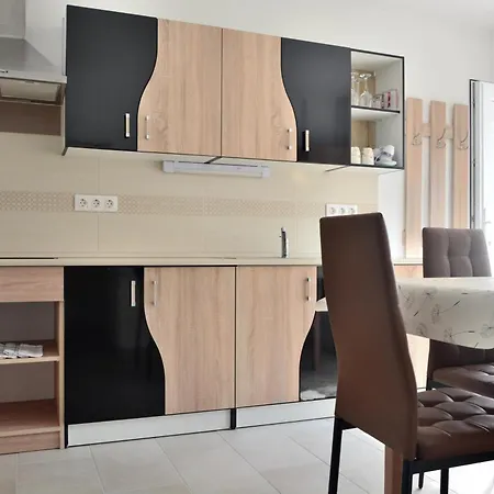 Csenar Apartment Hegyko