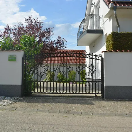 Csenar Apartment *